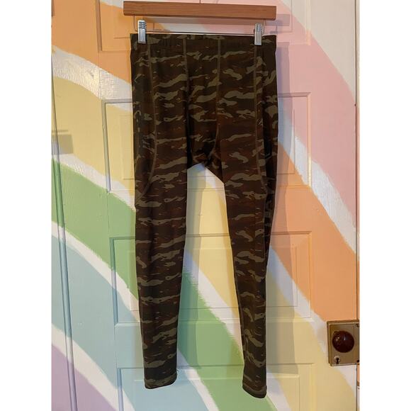 Virus Camo Compression Leggings Medium | Woodland Camo Athletic Base Layer Pants - Picture 2 of 9
